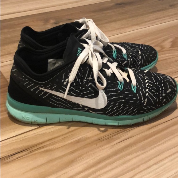 Nike Shoes - Nike running shoes